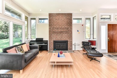 208 Yeonas Dr SW, Vienna, VA 22180 - photo 4