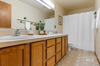 2851 N Fieldstone Way, Meridian, ID 83646 - photo 6