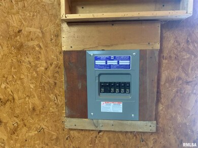 2101 Woodland Lakes Rd, Jacksonville, IL 62650 - photo 6