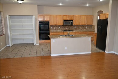 2936 Falling Springs Cir unit n/a, Las Vegas, NV 89135 - photo 4
