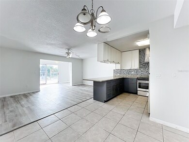 11705 3rd St E unit 3, Treasure Island, FL 33706 - photo 4