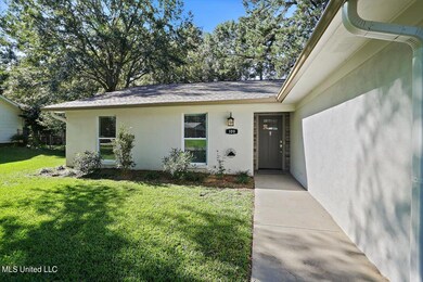 04-109 Dickson Dr
