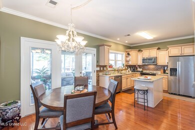 Eat in Kitchen
