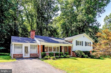 9115 Glenbrook Rd, Fairfax, VA 22031 - photo 3