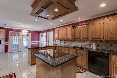 1010 N Cherokee Ave, Claremore, OK 74017 - photo 6