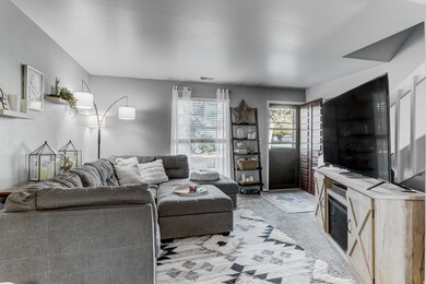 88 W 50 S unit F9, Centerville, UT 84014 - photo 3