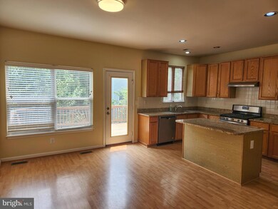 2555 James Monroe Cir, Herndon, VA 20171 - photo 5