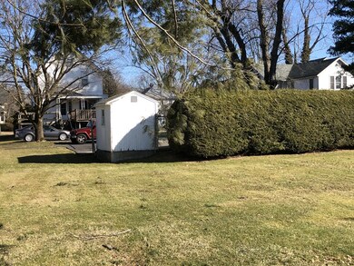 35 Rice St, Wellesley Hills, MA 02481 - photo 4