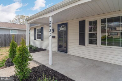 12433 Kemmerton Ln, Bowie, MD 20715 - photo 3