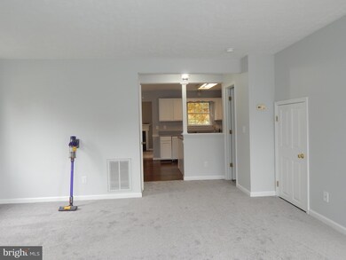 301 Sutton Ct, Winchester, VA 22601 - photo 2