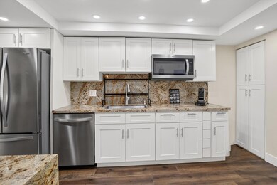 721 E Coco Plum Cir unit 5, Plantation, FL 33324 - photo 7