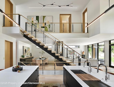 810_W_Smuggler_04_WEB