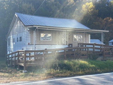 394 Campbells Creek Dr, Charleston, WV 25306 - photo 2