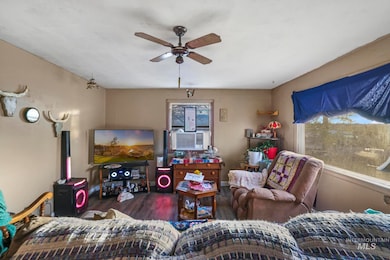 669 Locust St S, Twin Falls, ID 83301 - photo 2