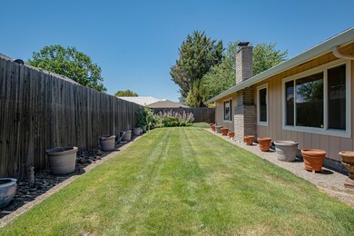 2448 Amaryllis St, Medford, OR 97504 - photo 5