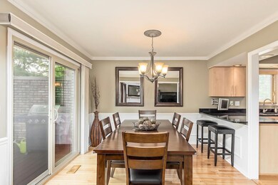 Kitchen Dinette area