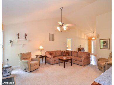 Den/Family/Great Room - Super Spacious and Great f