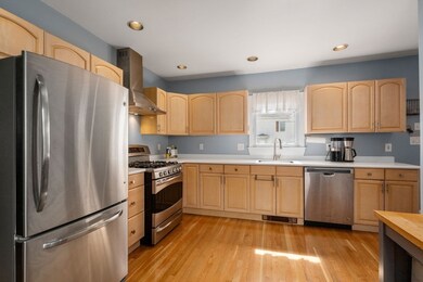 28 Clinton St, Newton, MA 02458 - photo 5