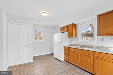 17 Willis St, Penns Grove, NJ 08069 - photo 3