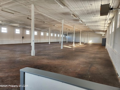 401 Dietrich Ave, Hazleton, PA 18201 - photo 3