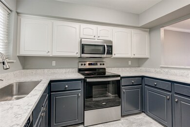 6406 Ferris Dr unit 21, Houston, TX 77081 - photo 3