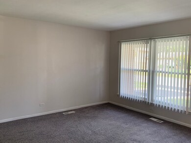 2619 Turtle Creek Dr, Hazel Crest, IL 60429 - photo 6