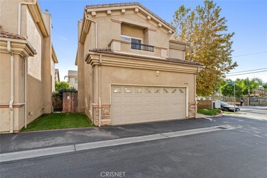 14724 Forest Edge Dr, Sylmar, CA 91342 - photo 2