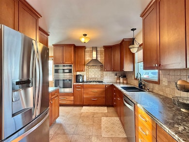 1701 Pine St, Yankton, SD 57078 - photo 2