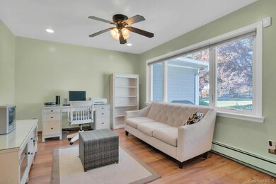 15 Empire Ct, ComMacK, NY 11725 - photo 7