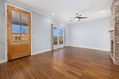 616 W Poplar St, Rogers, AR 72756 - photo 5