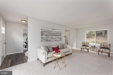 19040 Mcfarlin Dr, Germantown, MD 20874 - photo 4