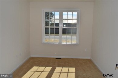 198 St Michaels Way unit 26, Hanover, PA 17331 - photo 5