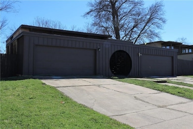 6321 Walraven Cir, Fort Worth, TX 76133 - photo 2