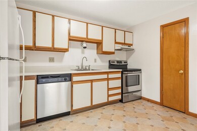 47 Morgan Ave unit 6, Johnston, RI 02919 - photo 5