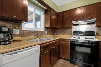 5071 Holbrook Dr, Columbus, OH 43232 - photo 7