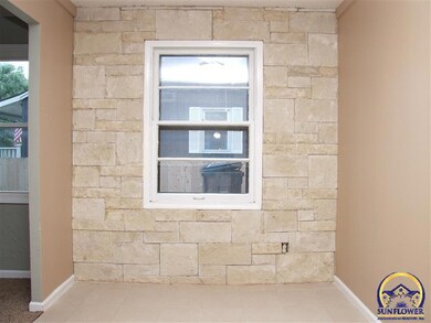 3422 SW 12th St, Topeka, KS 66604 - photo 7