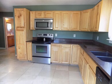 Eat- In Kitchen