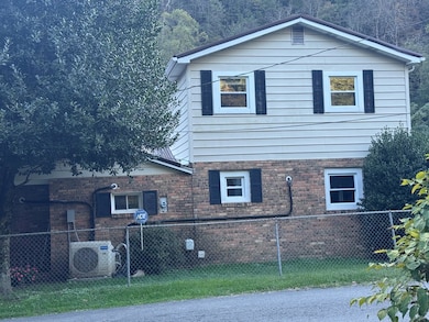 60 Woodward Ave, Pineville, WV 24874 - photo 3