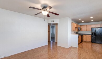 234 E Ruth Ave unit 6, Phoenix, AZ 85020 - photo 3