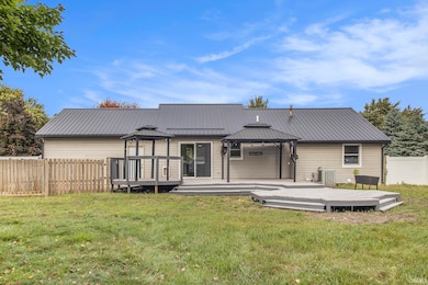 1011 Spring Arbor Dr, Middlebury, IN 46540 - photo 2