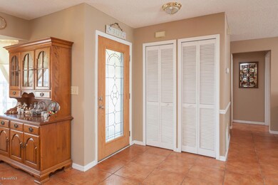 5213 Maravoss St-11