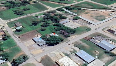 1009 S 3rd St, Chickasha, OK 73018 - photo 5