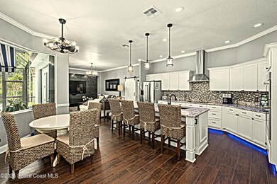 Huge Eat-In Kitchen