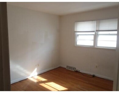 9 Brookfield St, Ludlow, MA 01056 - photo 4