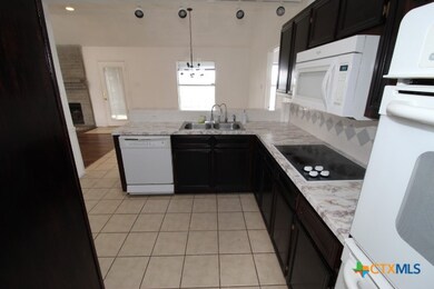 601 Skyline Dr, Copperas Cove, TX 76522 - photo 4