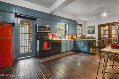 1534 N 5th St, Stroudsburg, PA 18360 - photo 7