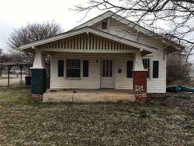 Front of two bedroom, one bath house (201 E Highla