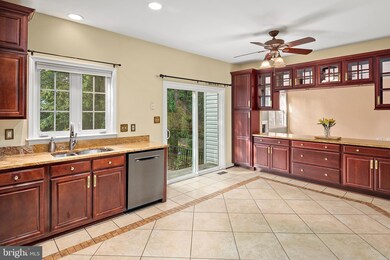 5872 Montgomery Rd, Elkridge, MD 21075 - photo 4