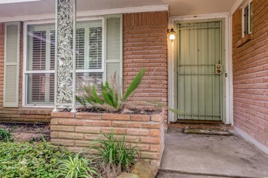 200 Westfield St, Houston, TX 77022 - photo 2