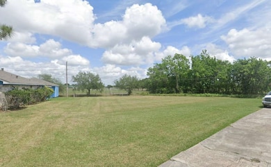 820 Willowby St, Bay City, TX 77414 - photo 2